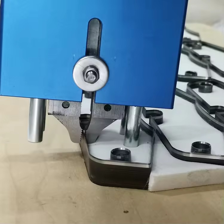 Tool for Die Blade Removal