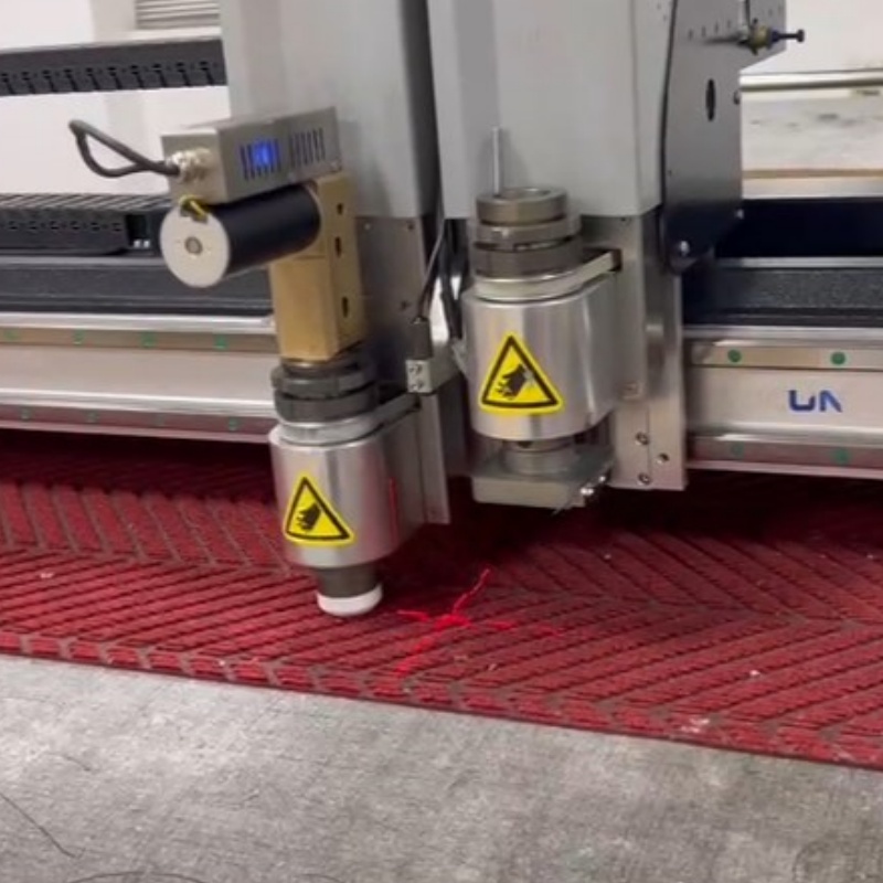 Chemical fiber carpet digital cutter