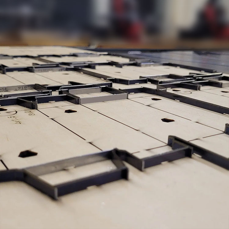 Flat wooden die check